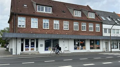 Synligt butik med parkering Synligt butik med parkering